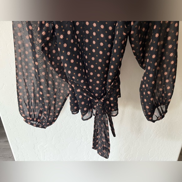 Ann Taylor|Boho floral sheer black long sleeve blouse with tie waist•Oversized - Picture 4 of 13